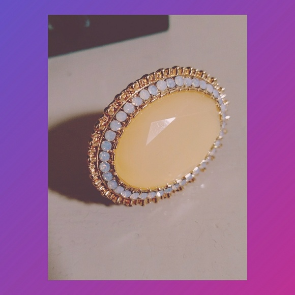 NWOT BIG RING - Picture 3 of 3